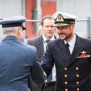 30. mars: Kong Harald og H.K.H. Kronprins Haakon inspiserer forsvarets nye etterretningsskip Marjata. Foto: Forsvaret